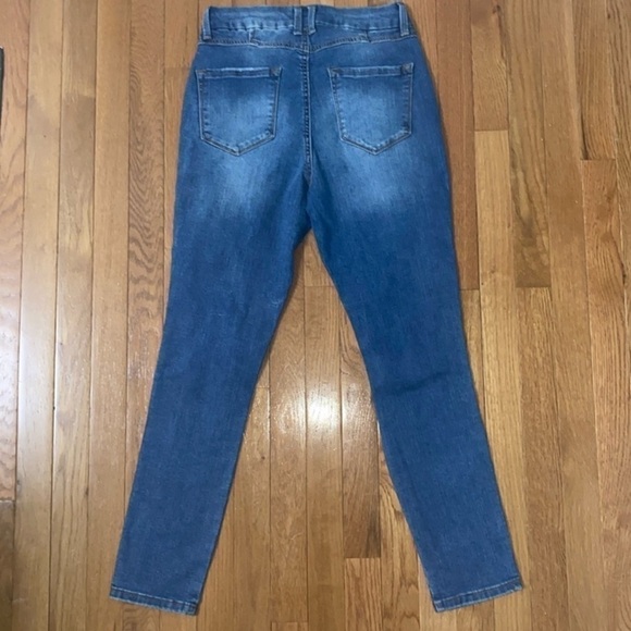 NWT Arizona curvy skinny high rise stretchy curvy distressed jeans size 9 - Picture 2 of 9